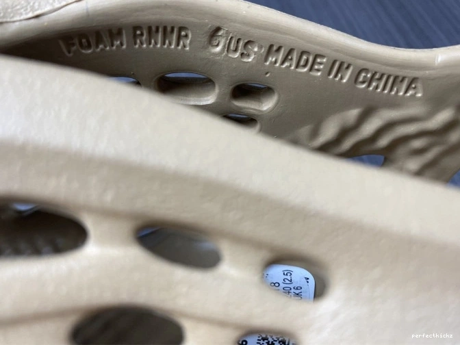 Foam GW3354 Ochre RNNR Adidas Yeezy 0712
